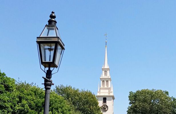 Historic Highlights with the Gilded Age Private Van Tour