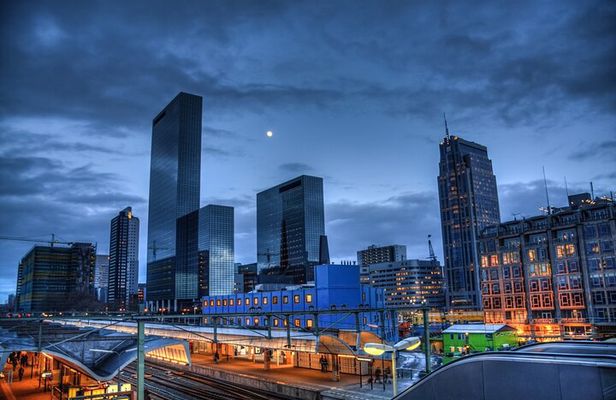 Festive Walking Christmas Tour in Rotterdam