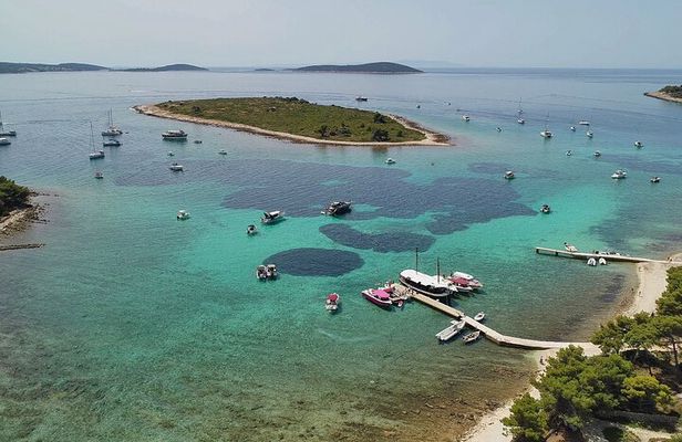 Blue Lagoon and 3 Islands Speedboat Tour from Trogir