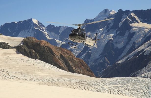 30 minute Tasman Experience - scenic helicopter flight