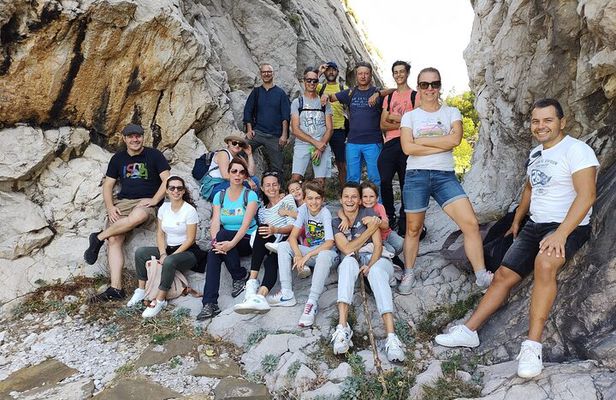 Wine trip with The Jolly Vintners near Sofia