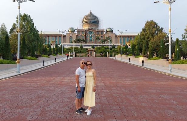 Kuala Lumpur, Batu Caves & Putrajaya Full-Day City Tour