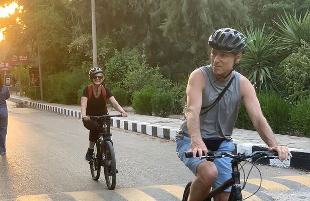 Cycle Through Cairo Streets