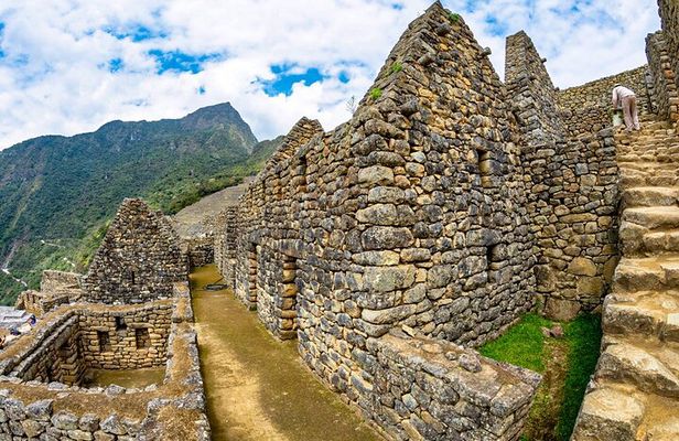 Sacred Valley Andean Textile Center Moray and Machu Picchu 2 days