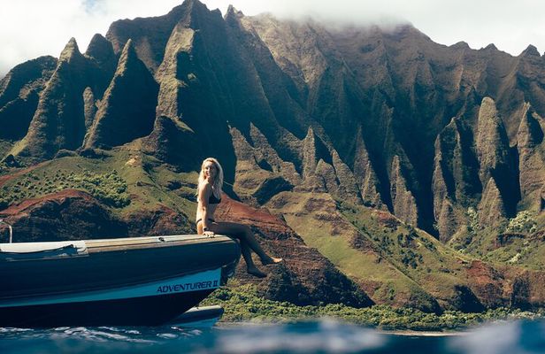 Hanalei Charters Morning Na Pali Adventure tour