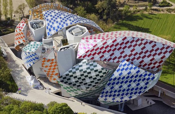Combo: Side car Tour in Paris + Louis Vuitton Museum