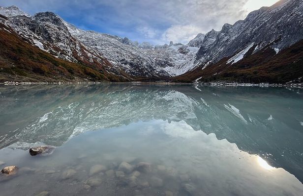Trekking Emerald Lagoon