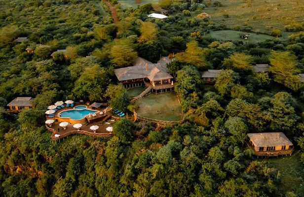 5-Day Luxury Honeymoon Tanzania Safari with 2 Nights Serengeti 