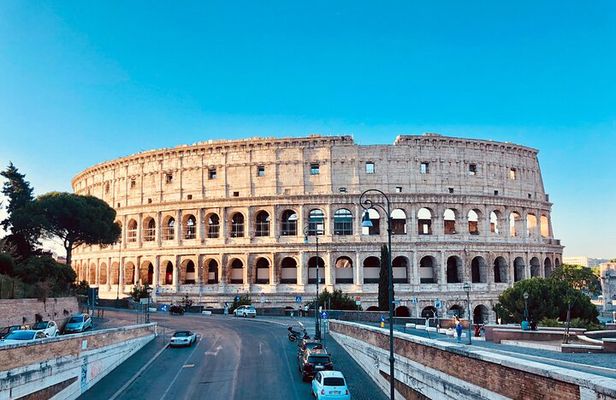 Colosseum Underground Tour and Access to Forum and Palatine Hill 