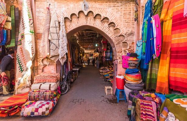 Marrakech Shopping Tour: Medina Souks & Hidden Gems