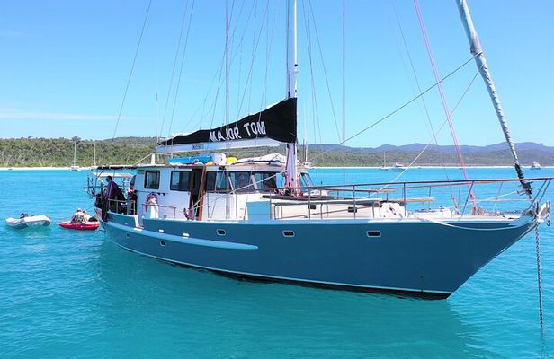 Major Tom -Sailing Day Cruise, with Snorkeling & Lunch