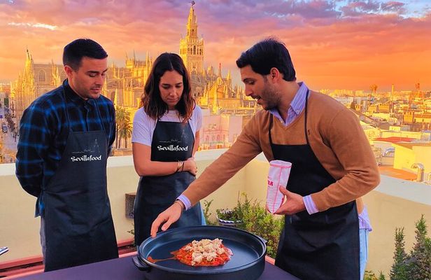 Sevilla: Paella Cooking Class & 30-minute expert Q&A