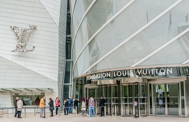 Louis Vuitton Foundation Exterior Walking Tour and Premium Entry