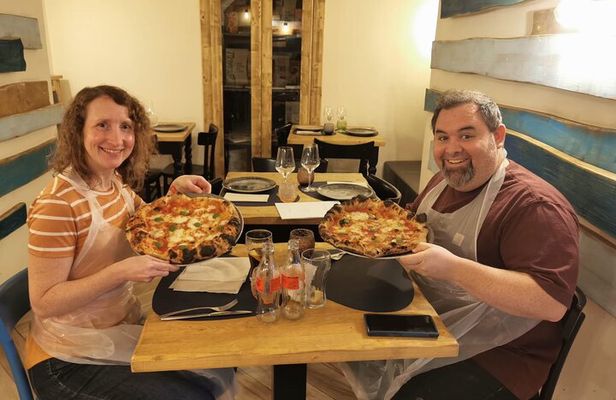 Naples: Authentic Italian Pizza Making Class with Local Pizzaiolo