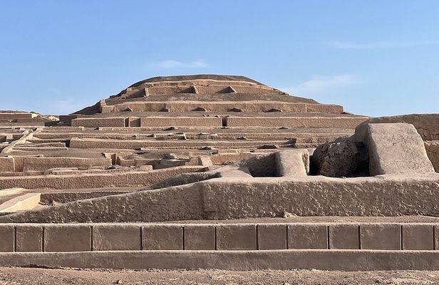 Tour Pyramids of Cahuachi and Textile Workshop