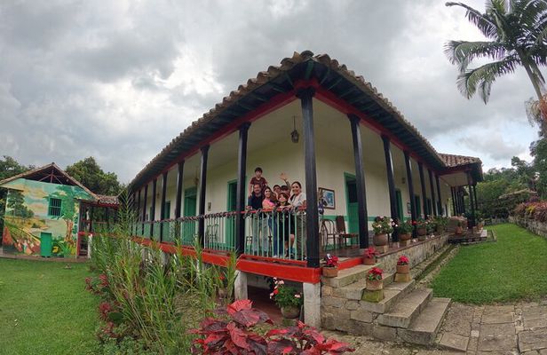 Hacienda Coffee Tour of "Coffee with Woman Aroma" with lunch
