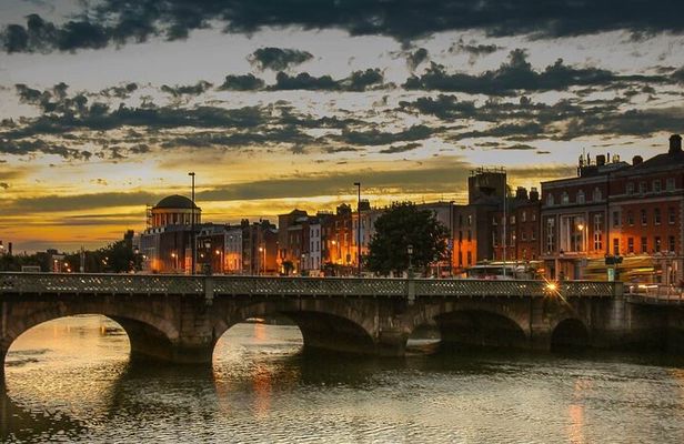 Private Historic Ghost Walking Tour in Dublin