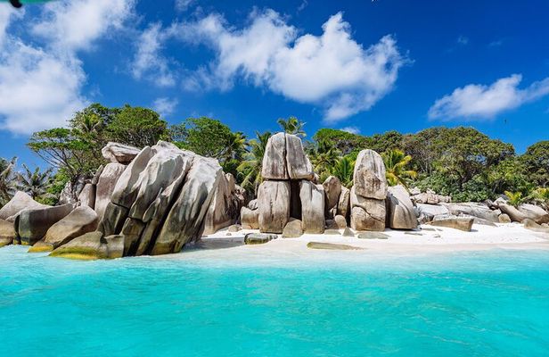 Full Day Sister, Coco, Felicite and La Digue