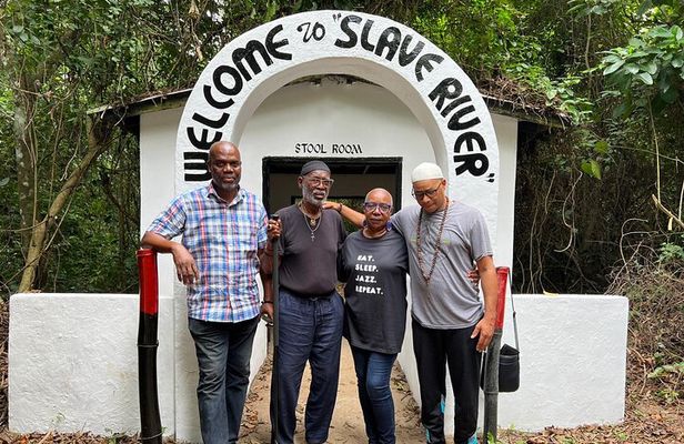 Private Full Day Culture and Nature Tour of Cape Coast