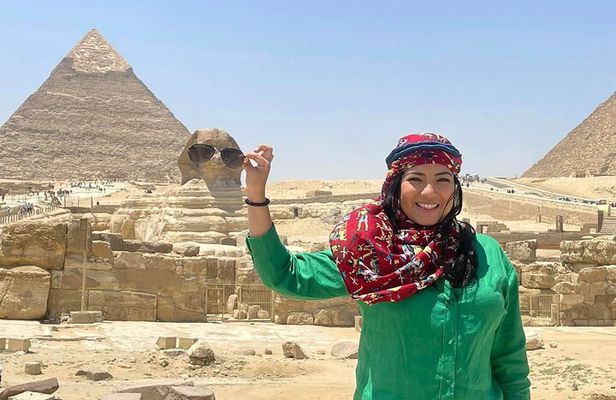 Private Guided Tour to Giza Pyramids, Valley Temple and Sphinx