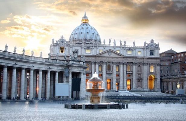 Vatican Museum, Sistine Chapel & St. Peters Basilica Private Tour
