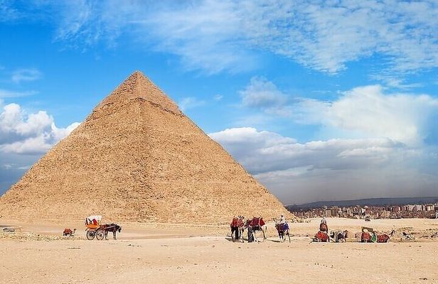 Day tour to Pyramids and Sphinx plus entry to the Great Pyramid
