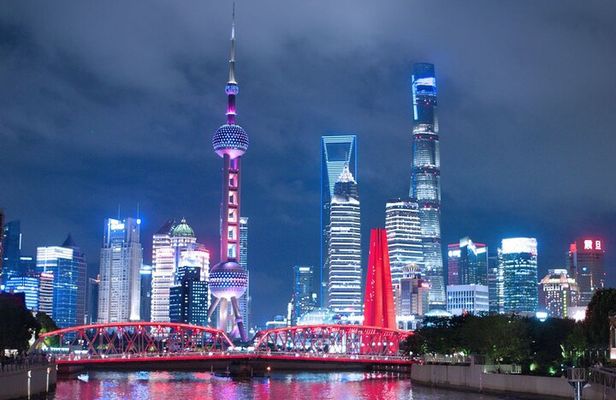 4-Hr Shanghai Layover Tour: Maglev, Wet Market, Food, Landmarks