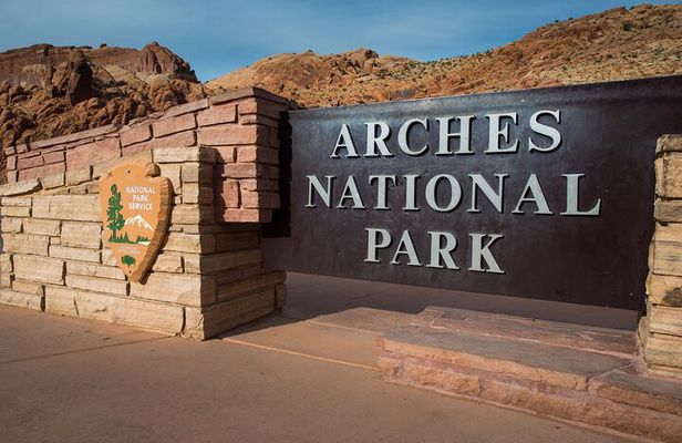 Arches National Park Scenic Tours From Moab