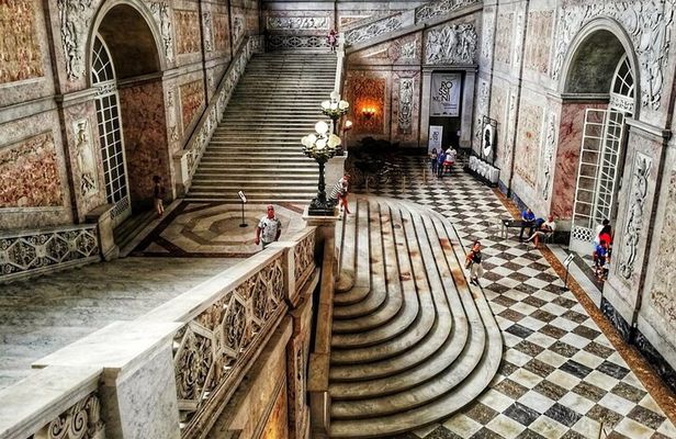 Private Guided Tour in Naples Royal Palace and Monumental Area 