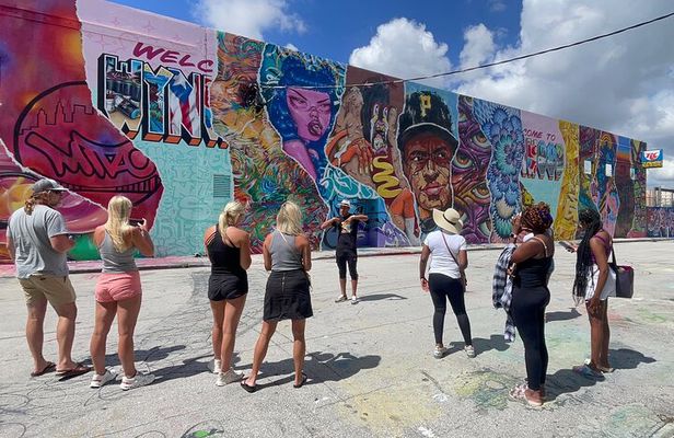Miami Sightseeing and walking tour: Top Sights & Hidden Gems