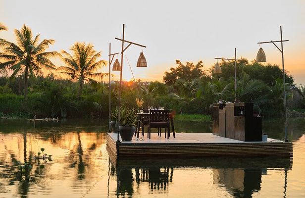 Romantic Dinning On The Bamboo Raft