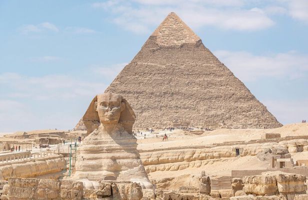 Private Day Tour Giza Pyramids, Memphis and Sakkara with Lunch