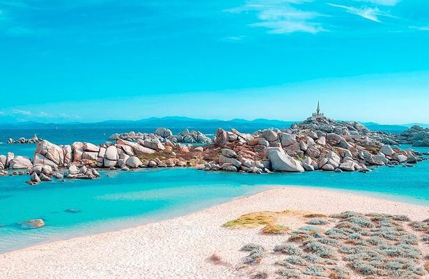 Discovery of Lavezzi Islands from Bonifacio