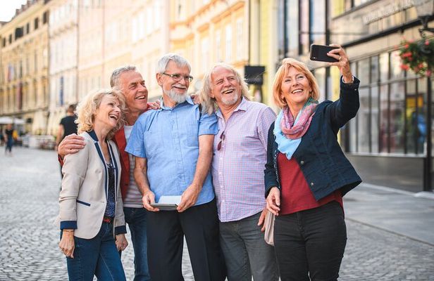 2 Hours Senior’s Historical Private Walking Tour of Dublin