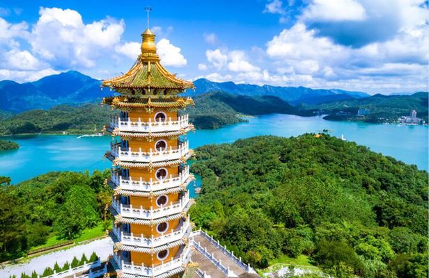Private Day Tour to Sun Moon Lake from Taipei