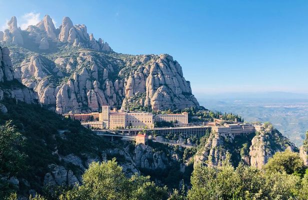 Montserrat Early Morning Skip-the-Hussle Half Day from Barcelona