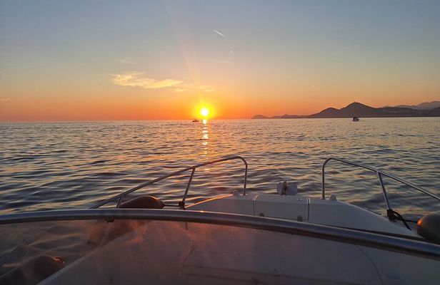 Private Sunset Boat Tour Visit to Dubrovnik with Drinks Included
