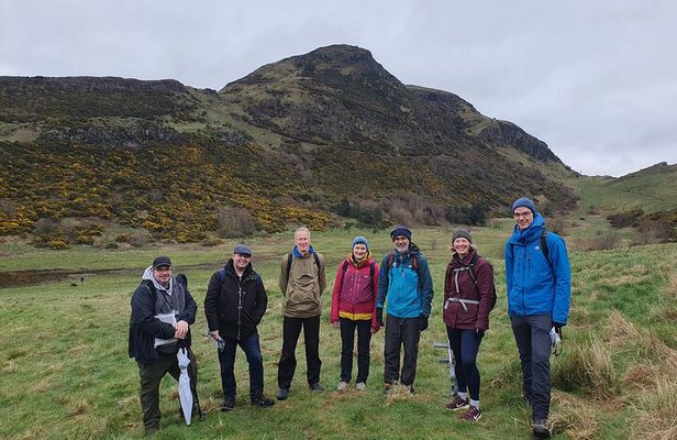 Edinburgh: Arthur's Seat Hike with Local Guide