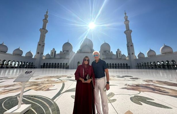 Majestic Saadiyat: Private Abu Dhabi Tour featuring Grand Mosque