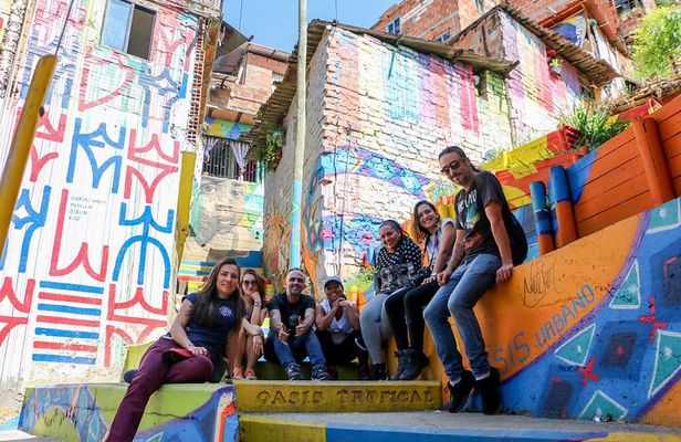 Moravia Blooming Tour in Medellín