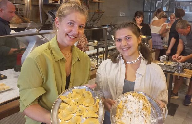 Sorrento: Pasta and Tiramisu Cooking Class with Lunch and Wine