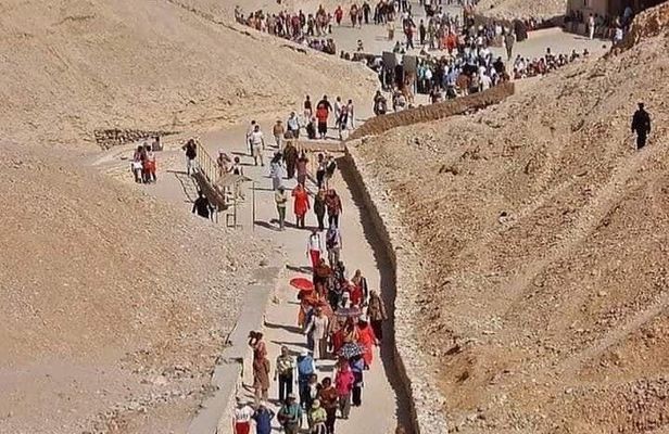 Luxor: Valley of Kings,Hatchepsut Temple ,Karnak & Luxor-DayTour