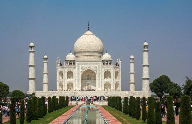 Private 2-Days Taj Mahal Tour with Fatehpur Sikri