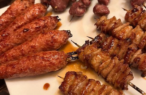Tokyo: Shinjuku Local Bar Hopping and Food Tour 