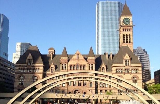 Toronto Must-See Attractions Walking Tour With A Guide