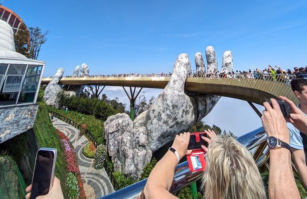 Chan May Port : Private tour to Golden Hand Bridge - Ba Na Hills