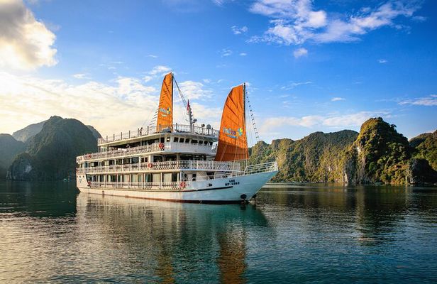 3Day Kayak & Trek to Ha Long Bay and Tamcoc (the 2nd day private)