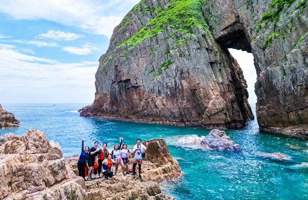 Sai Kung Island Hopping Trip Four Sea Arches in Hong Kong