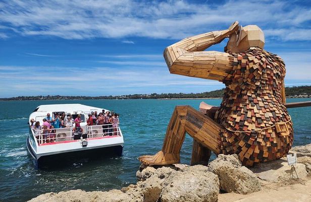 Giant and Dolphin Sightseeing Cruise in Mandurah