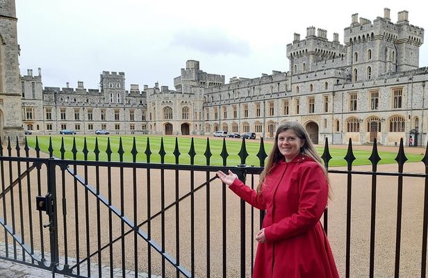 Windsor Castle Private Walking Tour with Accredited Expert Guide
